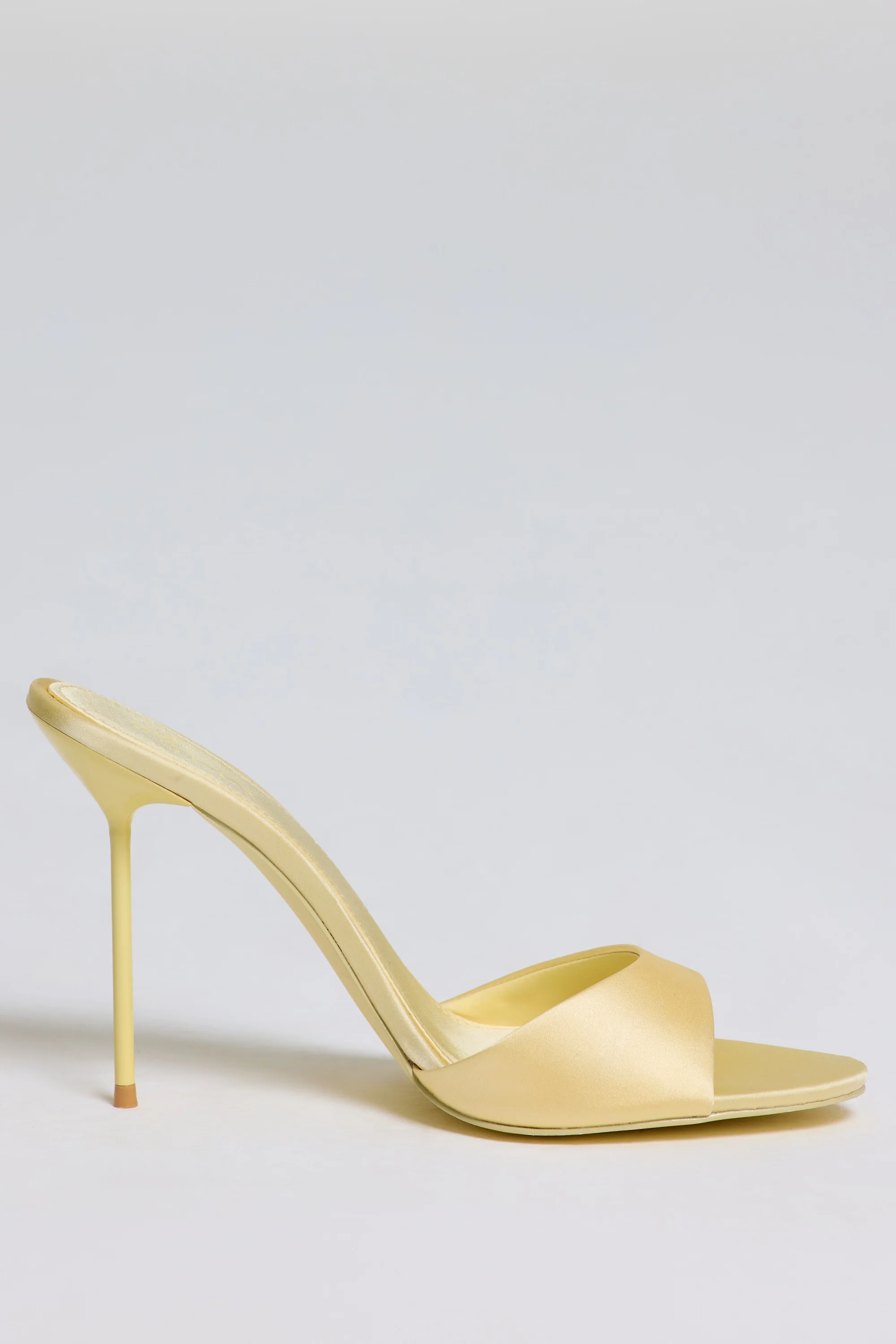 Heeled Mule Sandal in Butter Yellow