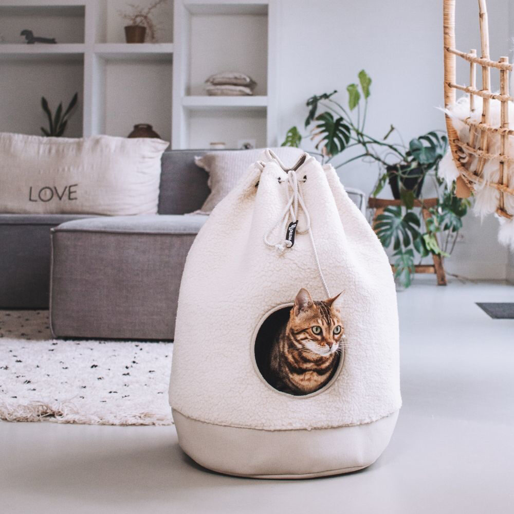 District 70 - Casa Teddy Cat house - Dark grey