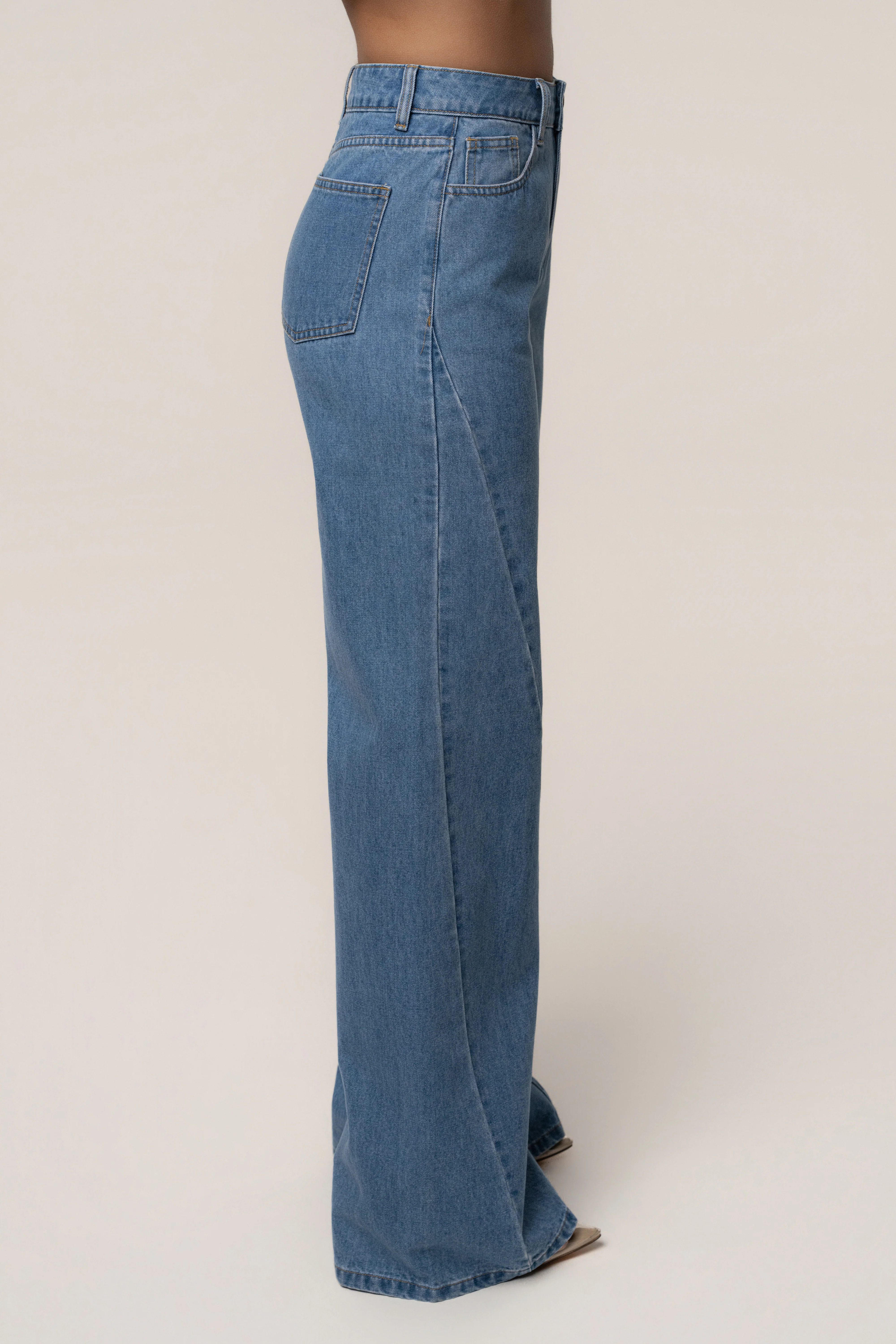 Medium Wash Flowline Seam Jean
