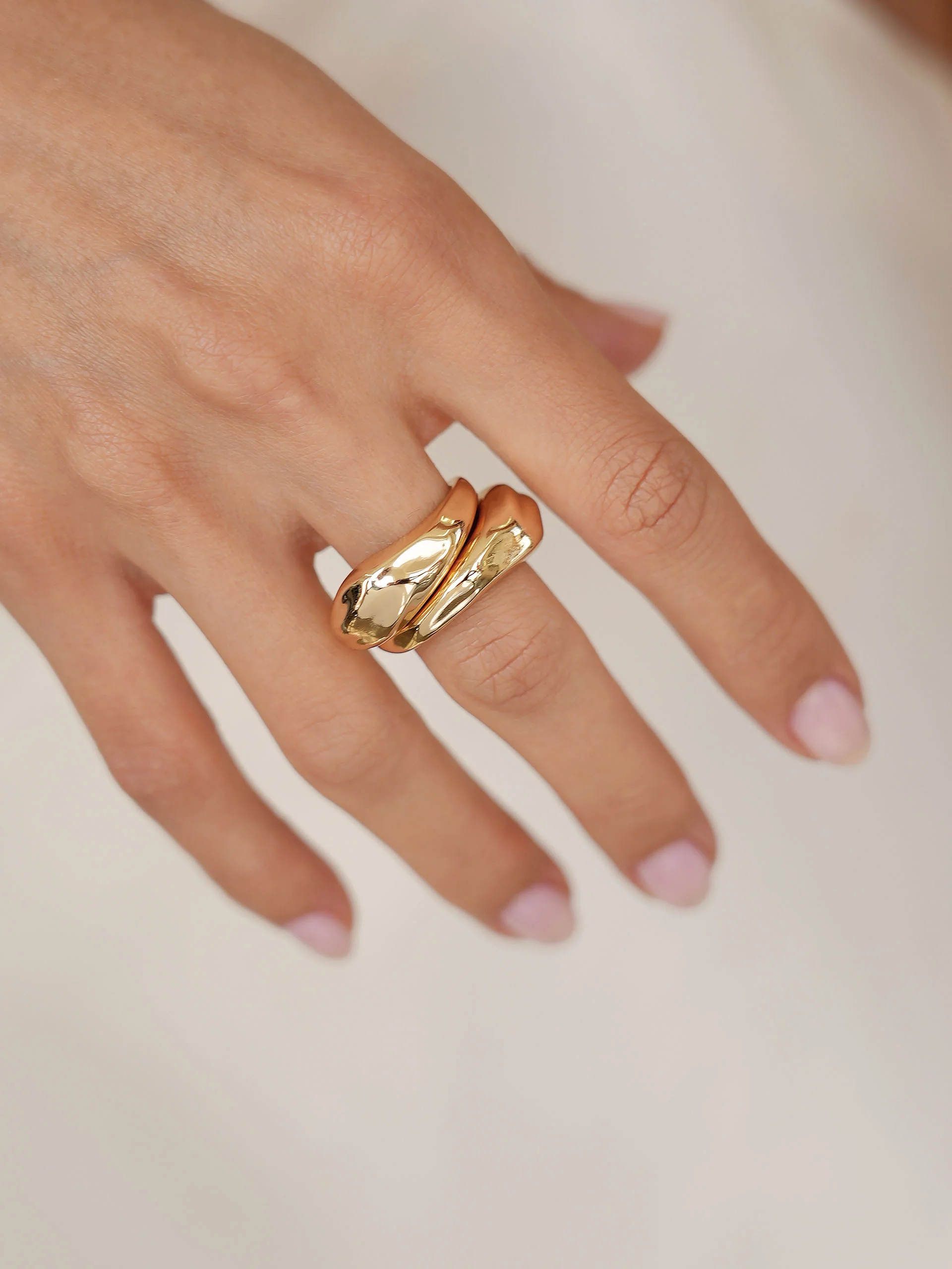 Modern Flow Ring