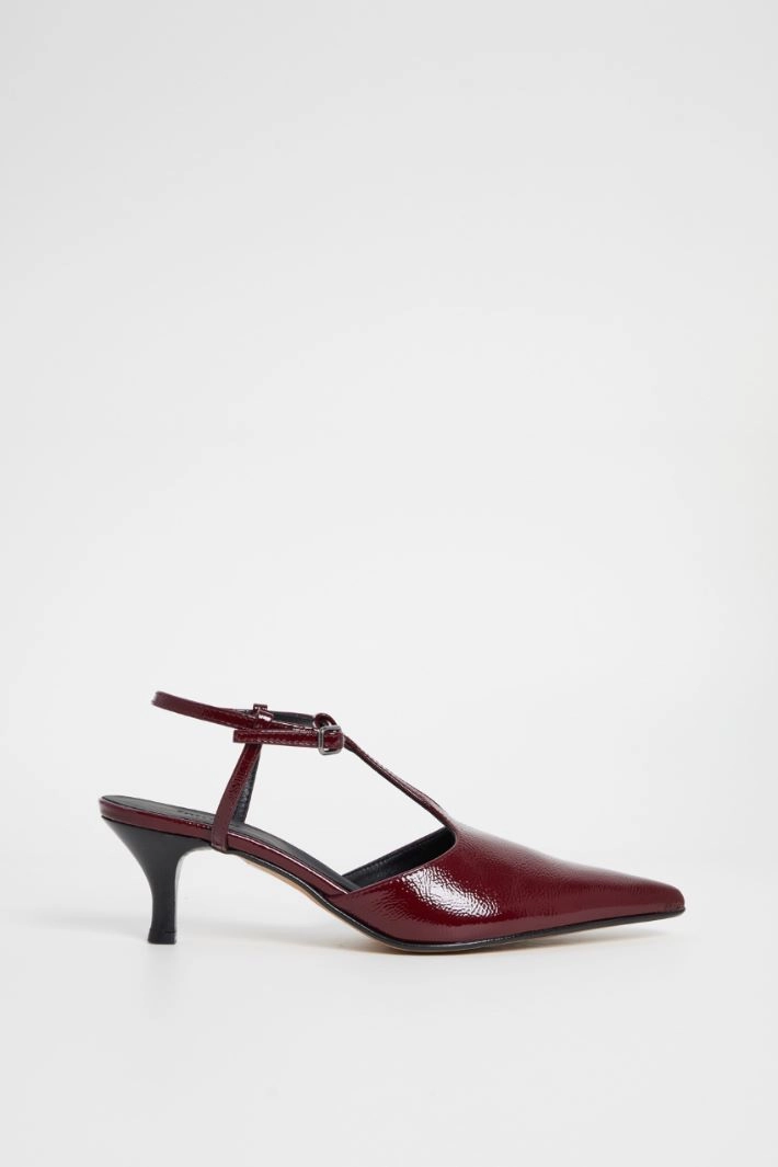 Pumps  with a patent finish - BORDEAUX
