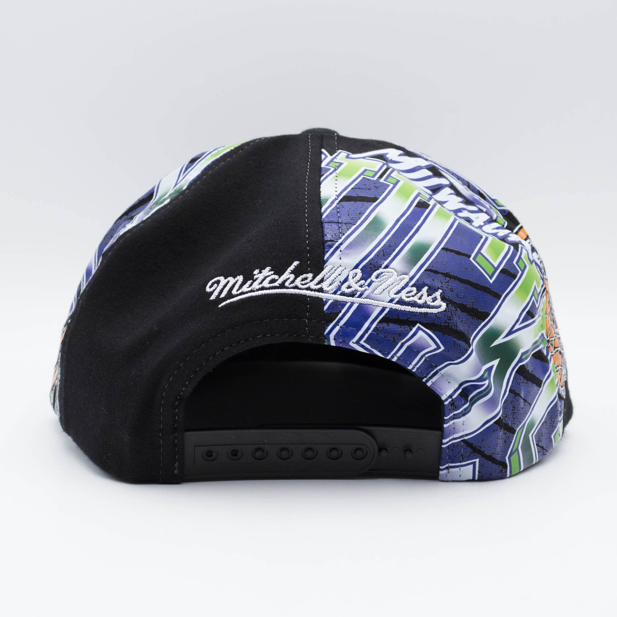 Milwaukee Bucks Shirt Remix Mitchell & Ness Snapback NBA Cap Black