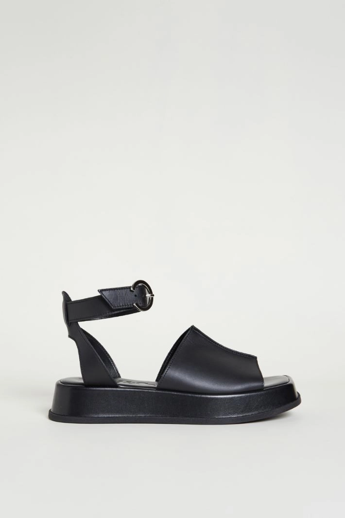 Leather platform sandals - BLACK