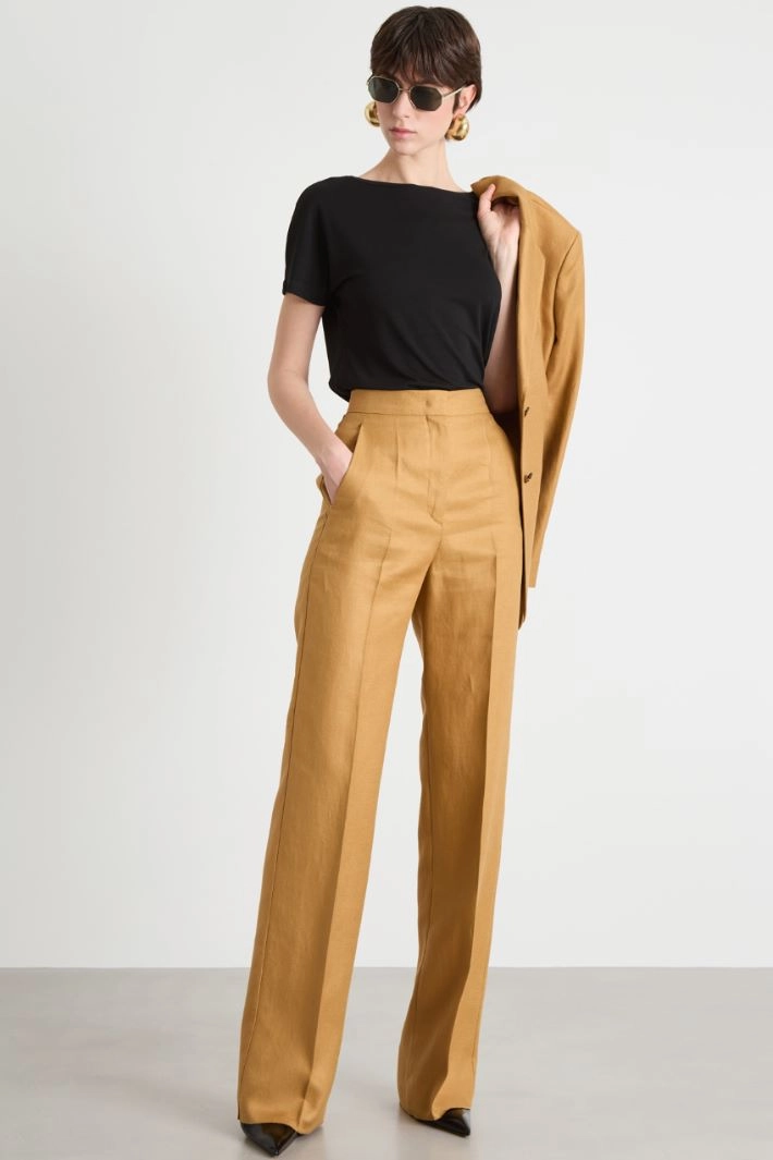 Fitted T-shirt - BLACK