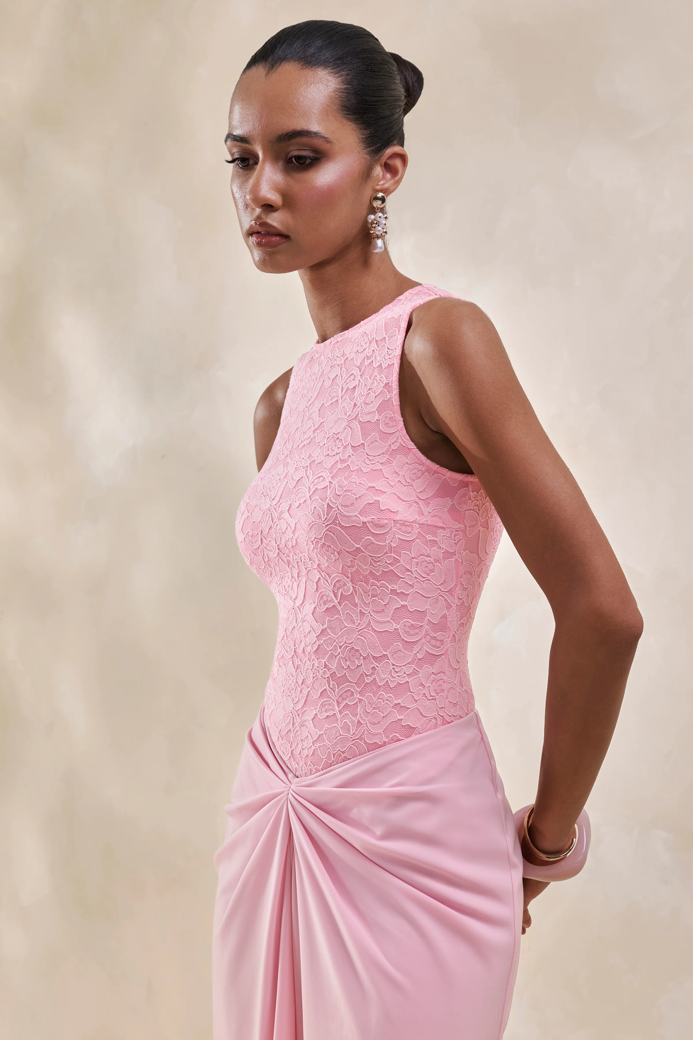 Serale | Pink Lace Round-Neck Bodysuit