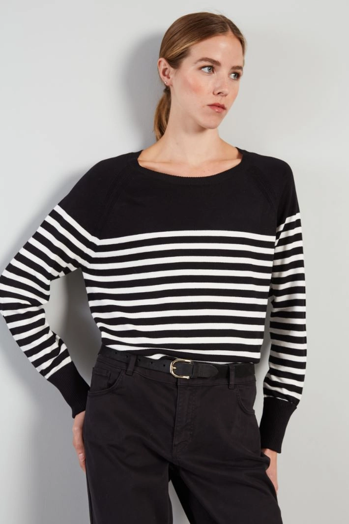 Sweater with turned-up sleeves - BLACK WHITE