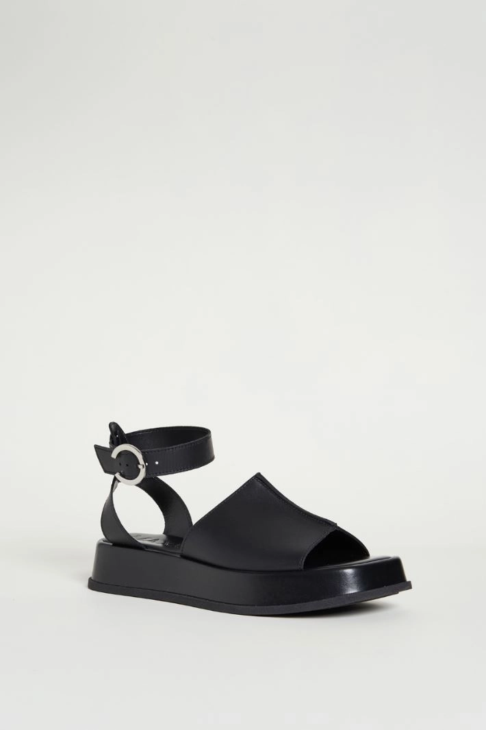 Leather platform sandals - BLACK