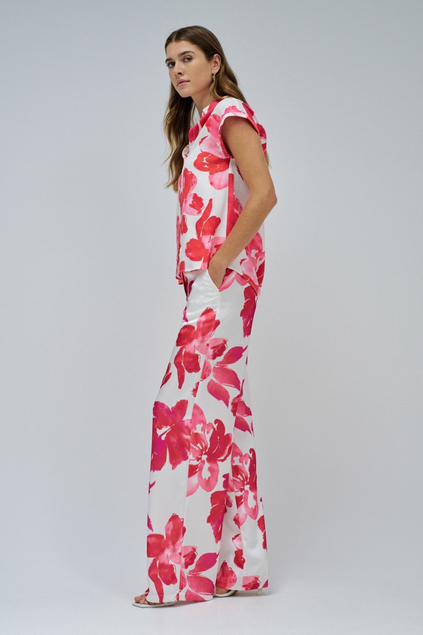 TOP WITH FLORAL PATTERN