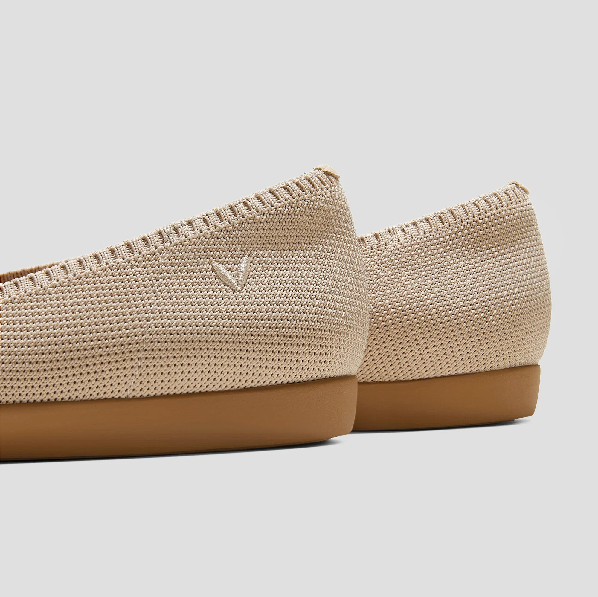 Lightweight Pointed-Ballet Flats (Aria Walker)