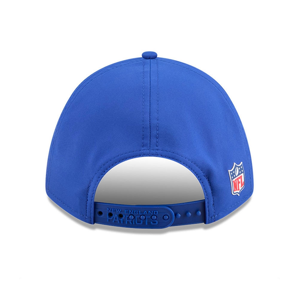 New England Patriots Historic 2025 NFL On-Field Sideline 9FORTY M-Crown Snapback Cap