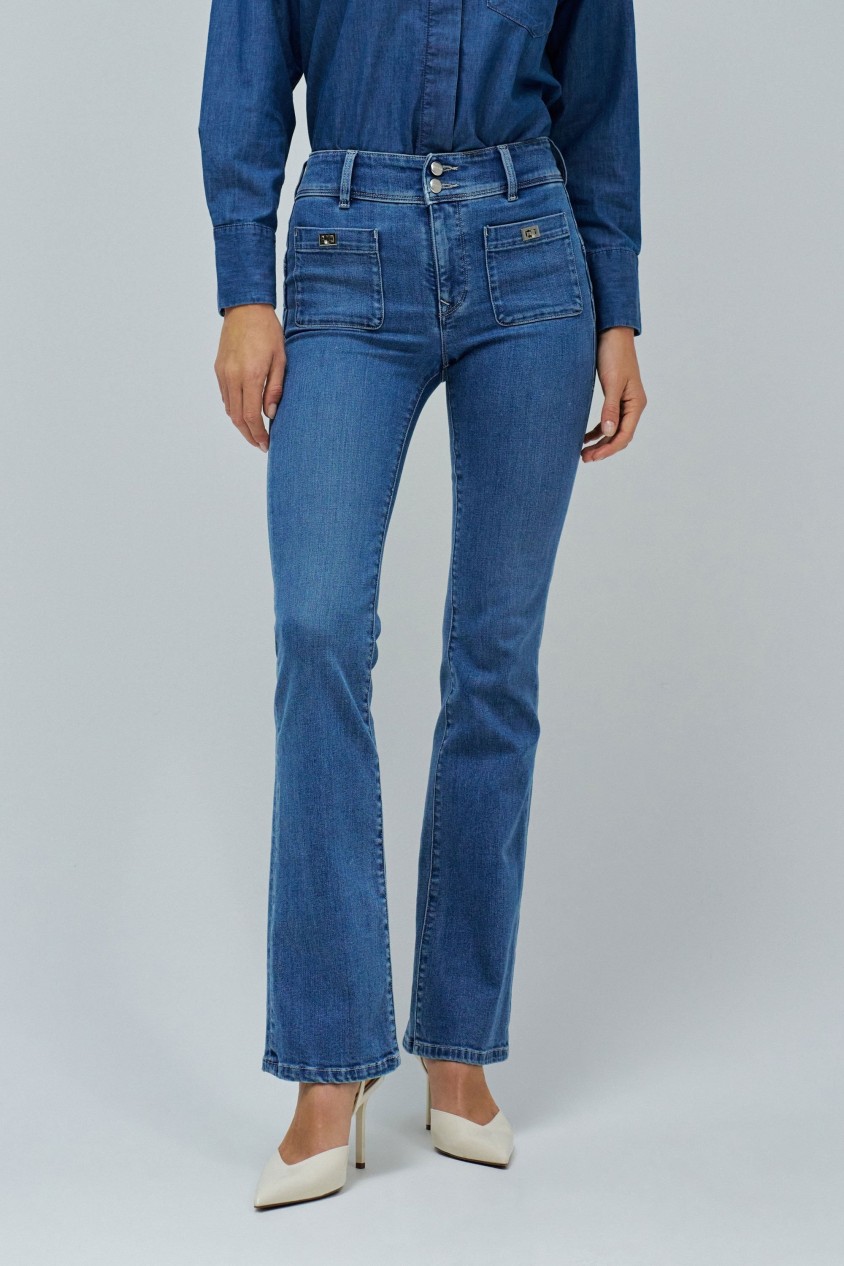 SECRET PUSH IN BOOTCUT JEANS