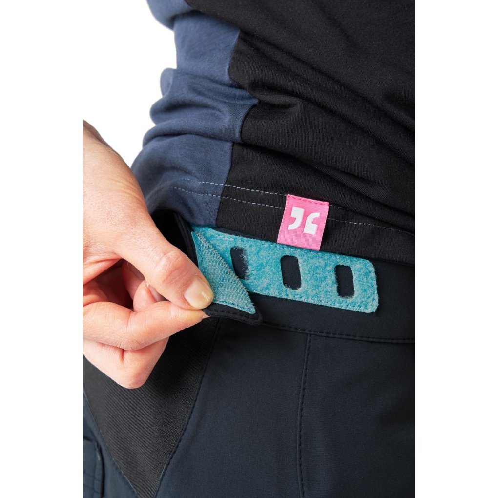 Dirtlej Trailscout MTB Shorts Women - black/turquoise