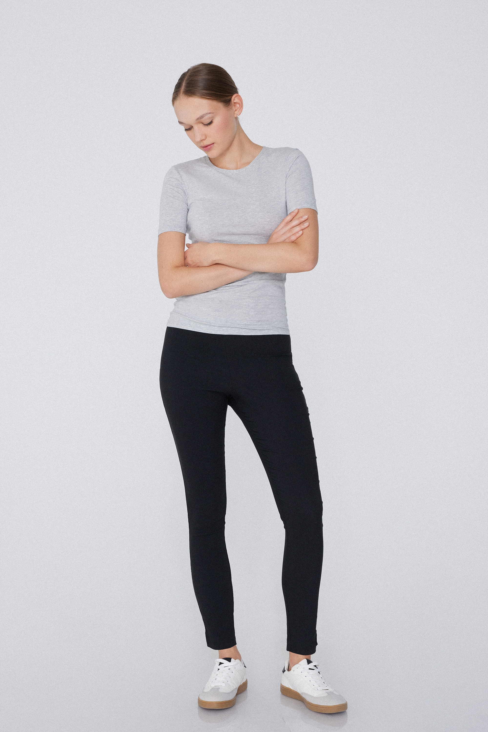 Viscose Capri Trousers with Small Slits
