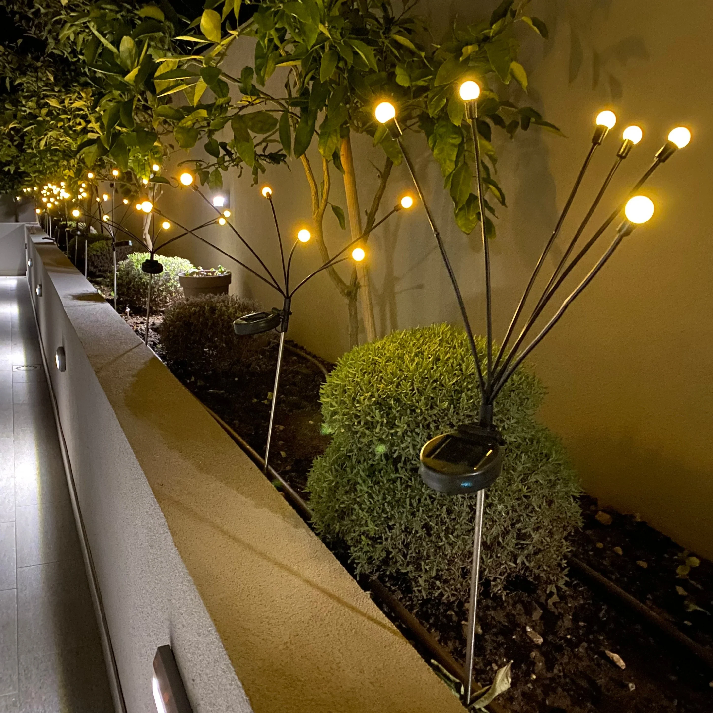 Earth Plug Garden Lights transform your outdoor space - perfect to light up your garden!