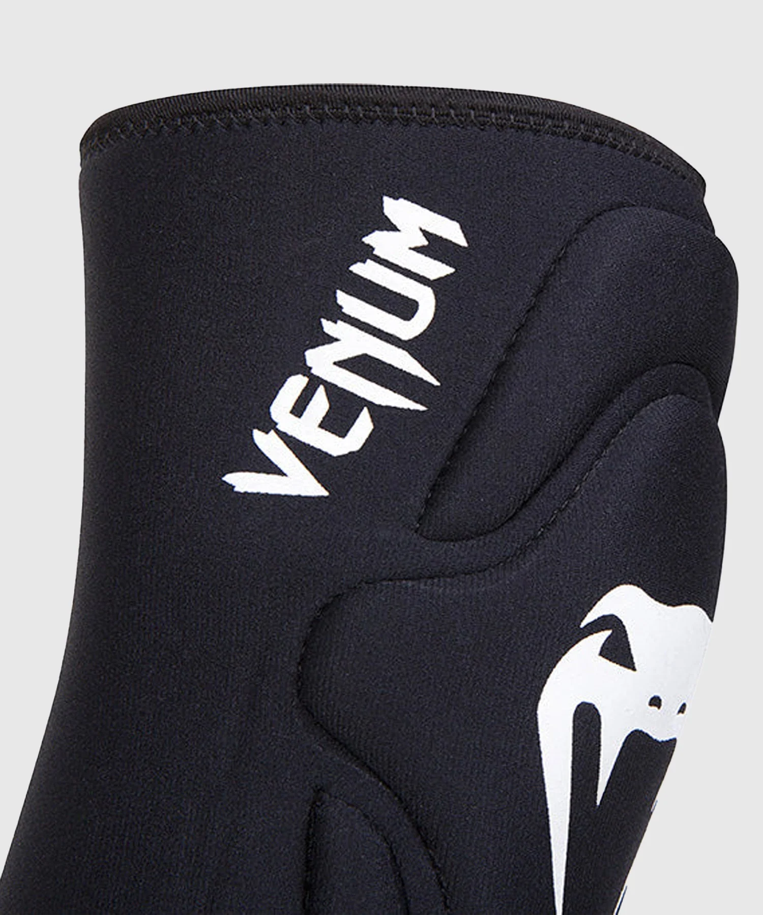 Venum Kontact Lycra/Gel Knee Pads - Black