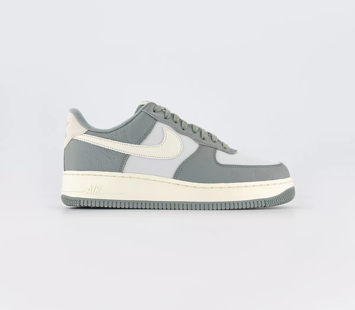 Nike Air Force 1 07 Trainers Mica Green Coconut Milk Photon Dust