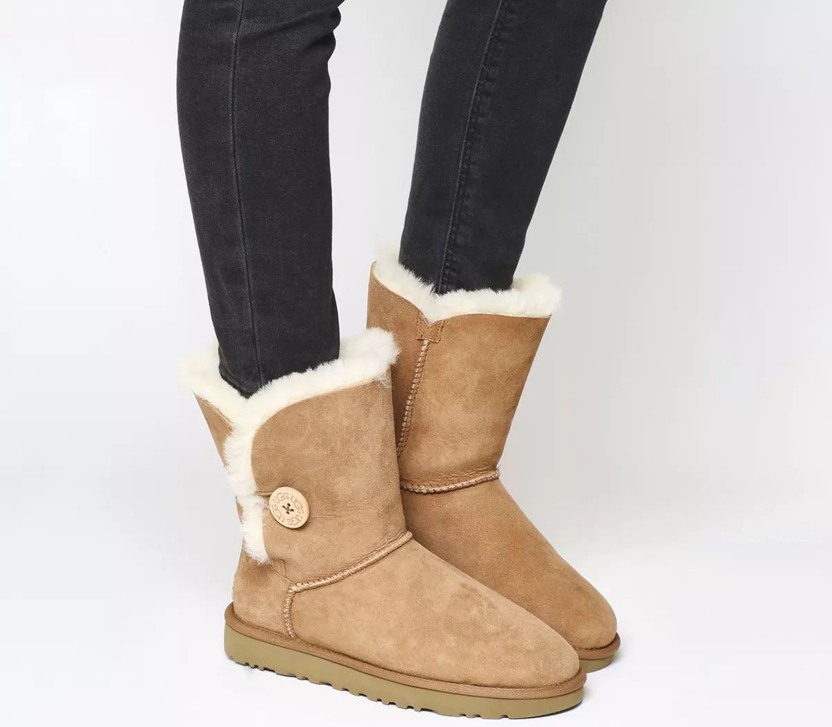 UGG Bailey Button II Boots Chestnut Suede