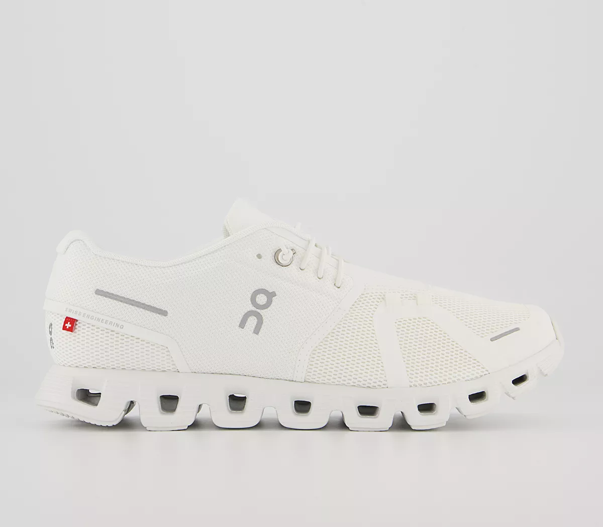 On Running Cloud 5 Trainers All White