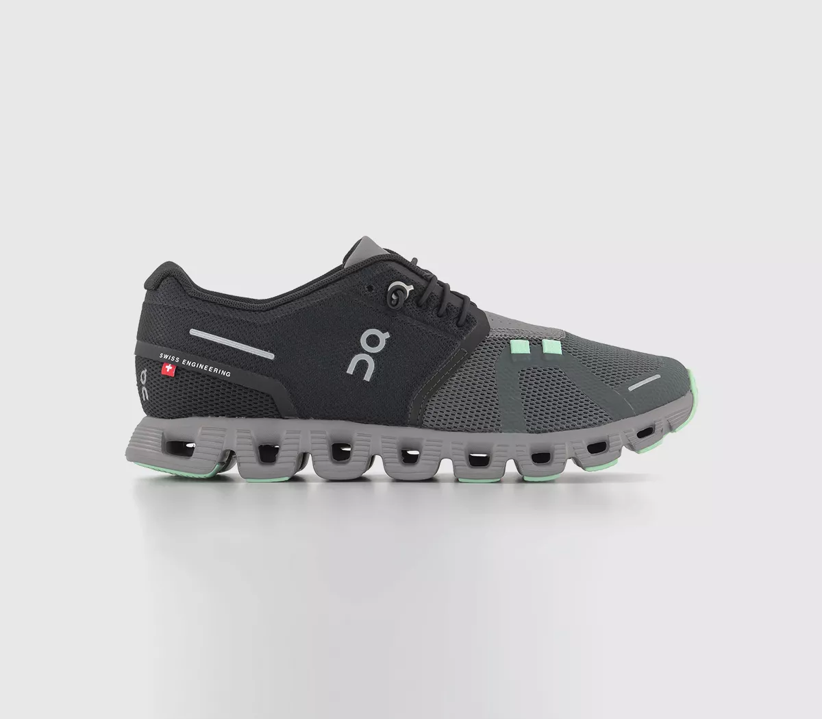 On Running Cloud 5 Trainers Black Lead F