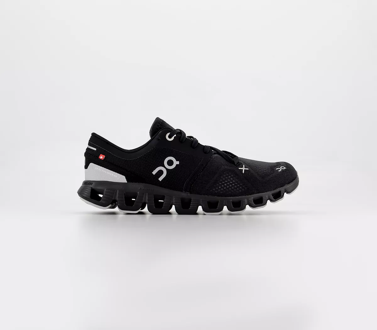 On Running Cloud X3 Trainers Black F