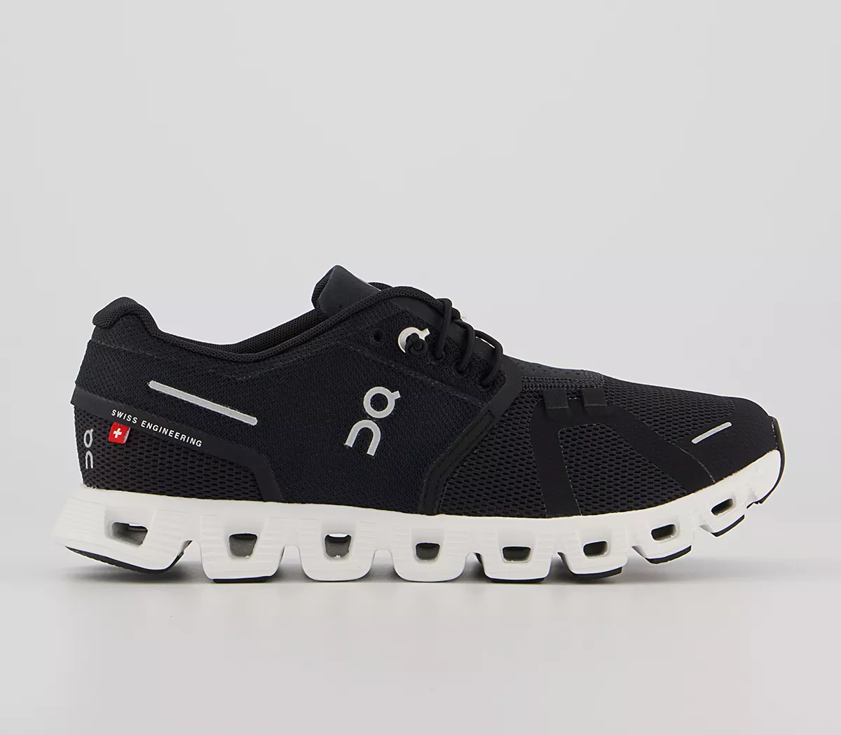 On Running Cloud 5 Trainers Black White F