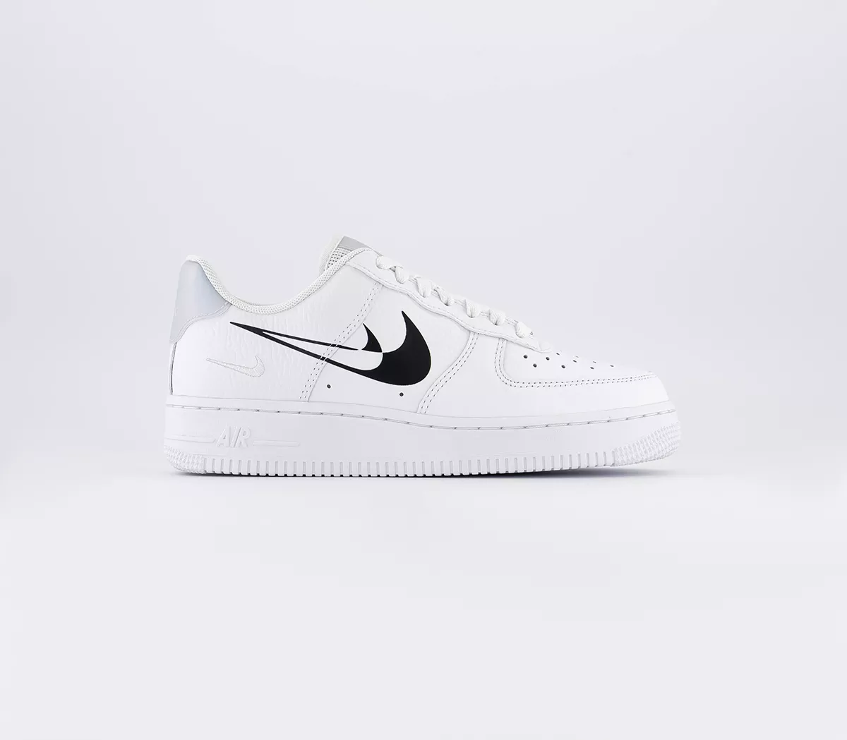 Nike Air Force 1 07 Trainers White Black