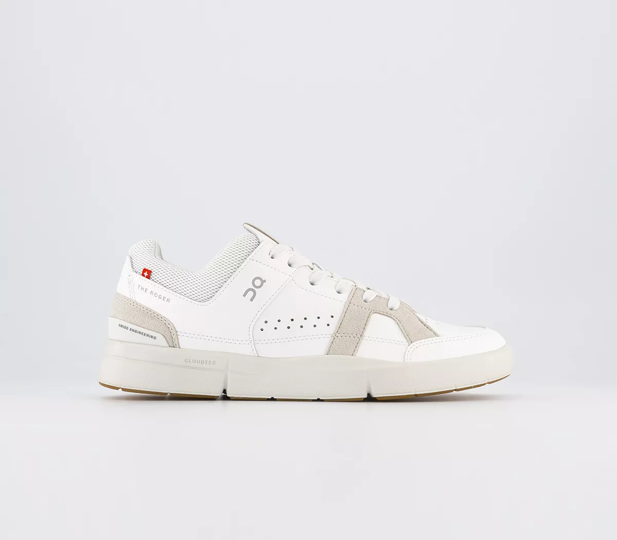 On Running The Roger Clubhouse Trainers  White Sand