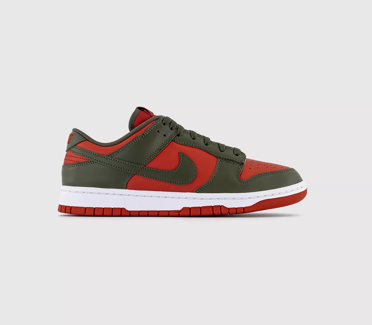 Nike Dunk Low Trainers  Mystic Red Cargo Khaki Mystic Red White Cargo Kaha
