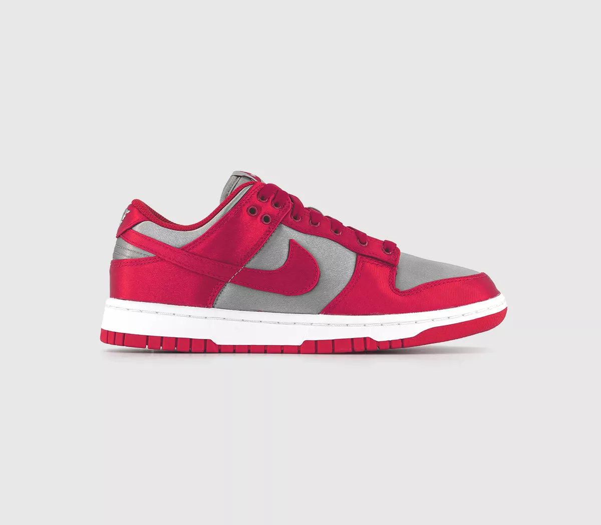 Nike Dunk Low Trainers Medium Grey Varsity Red White