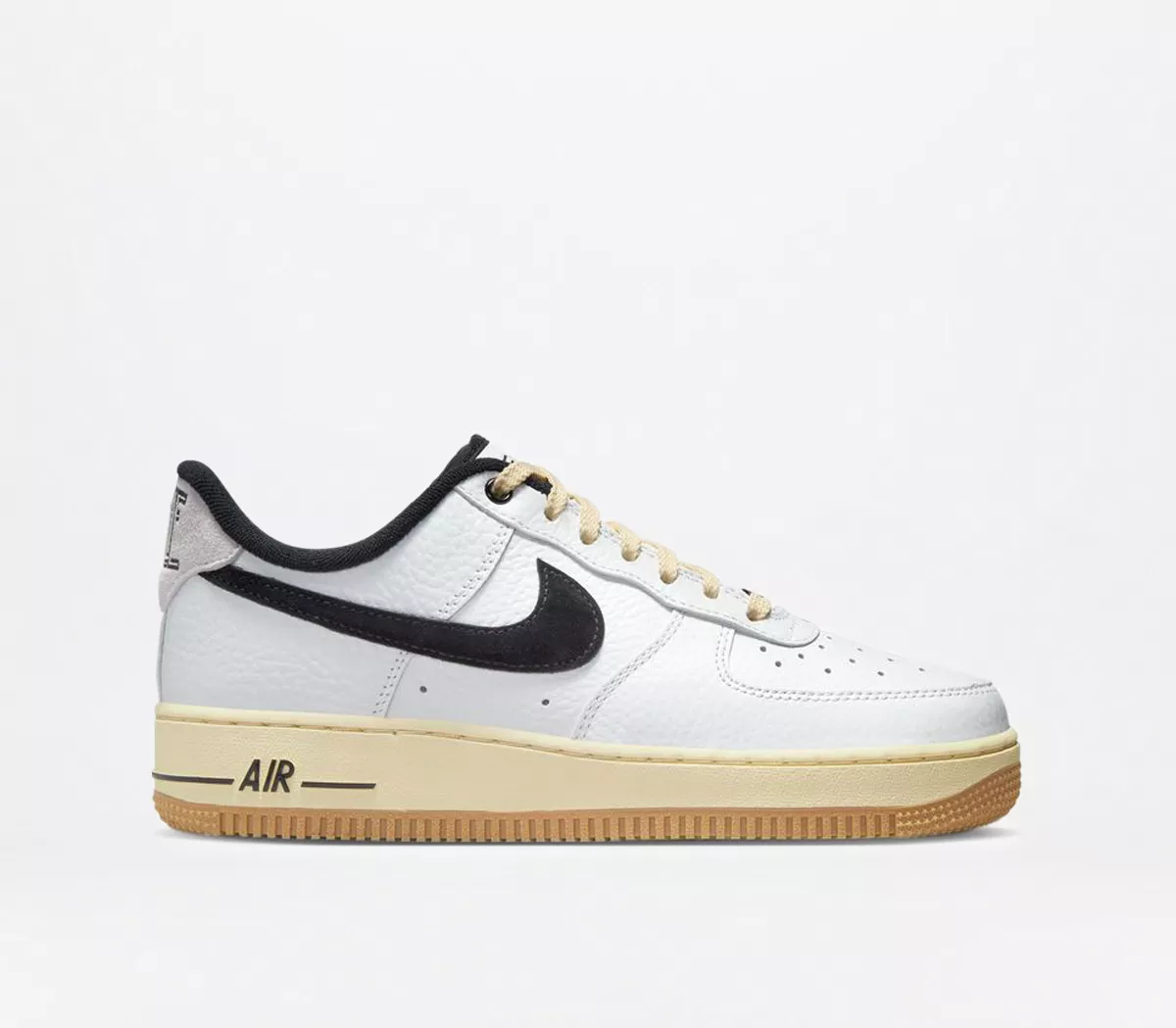 Nike Air Force 1 07 Trainers Summit White Black Muslin Gum Light Brown