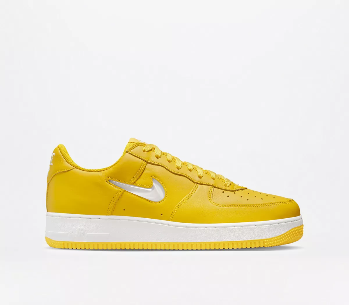 Nike Air Force 1 07 Trainers  Speed Yellow Summit White
