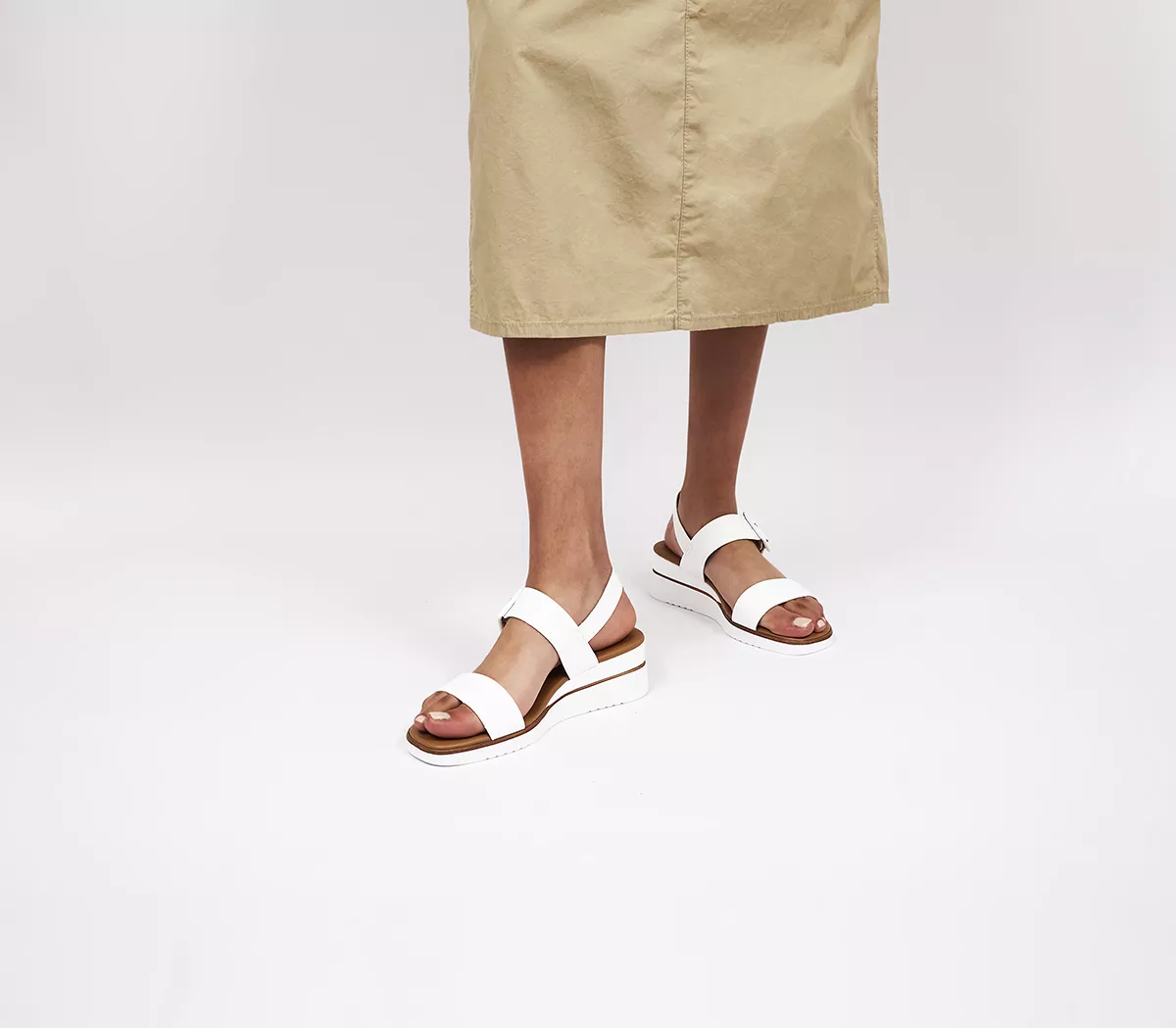 EARTHADDICT Sunfish Double Strap Buckle Wedges Off White