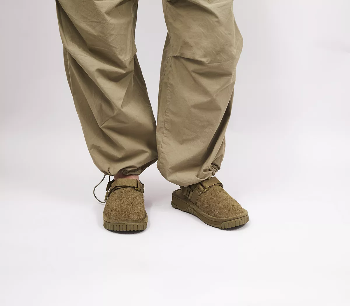 SHAKA Snug Hairy Suede Clogs Tan