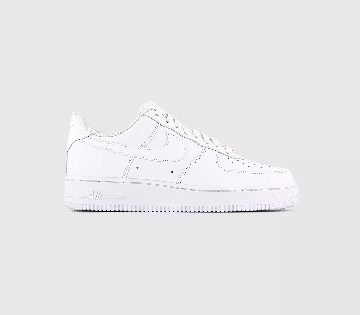 Nike Air Force 1 07 Trainers M White