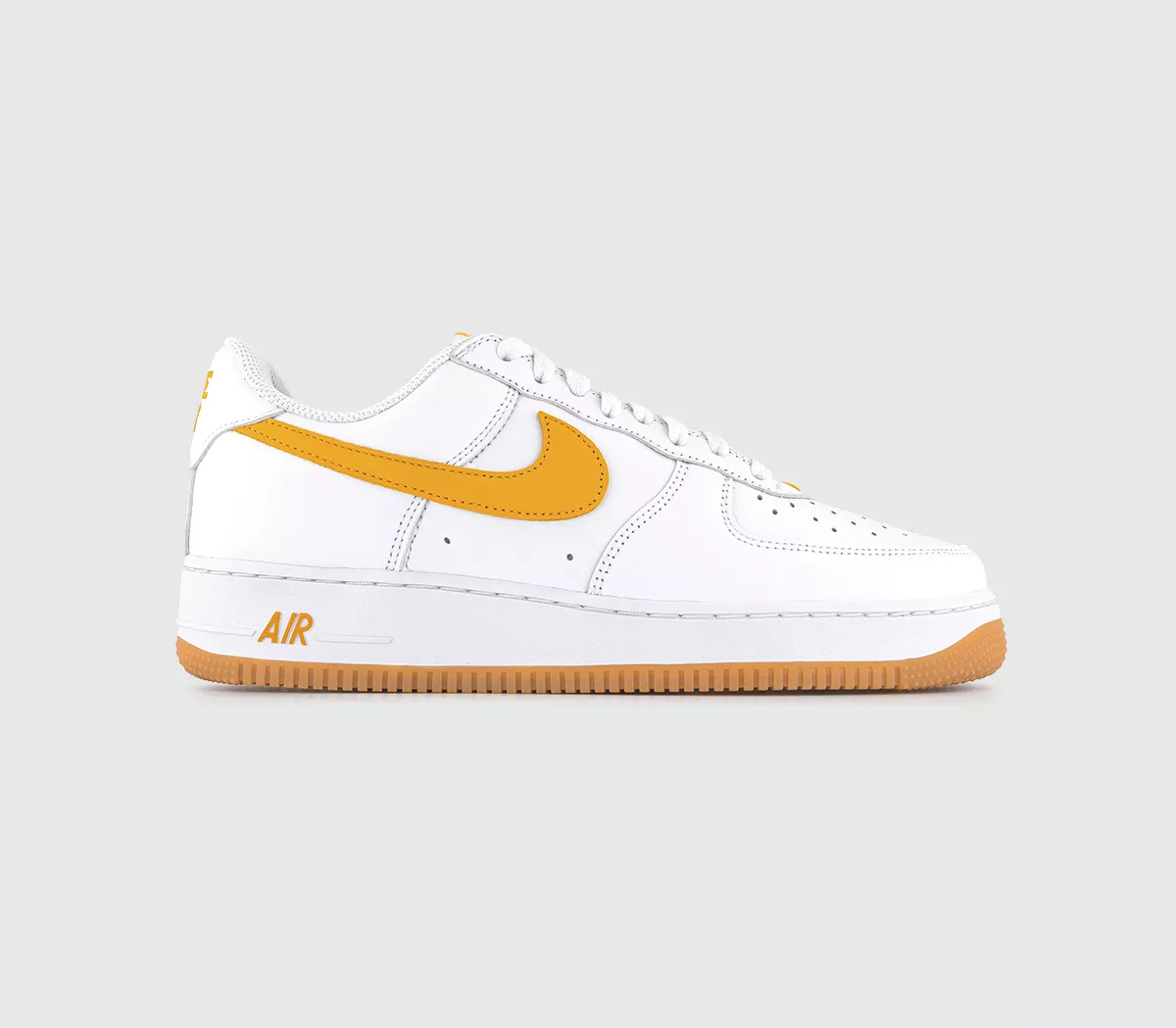 Nike Air Force 1 07 Trainers White University Gold Gum Yellow