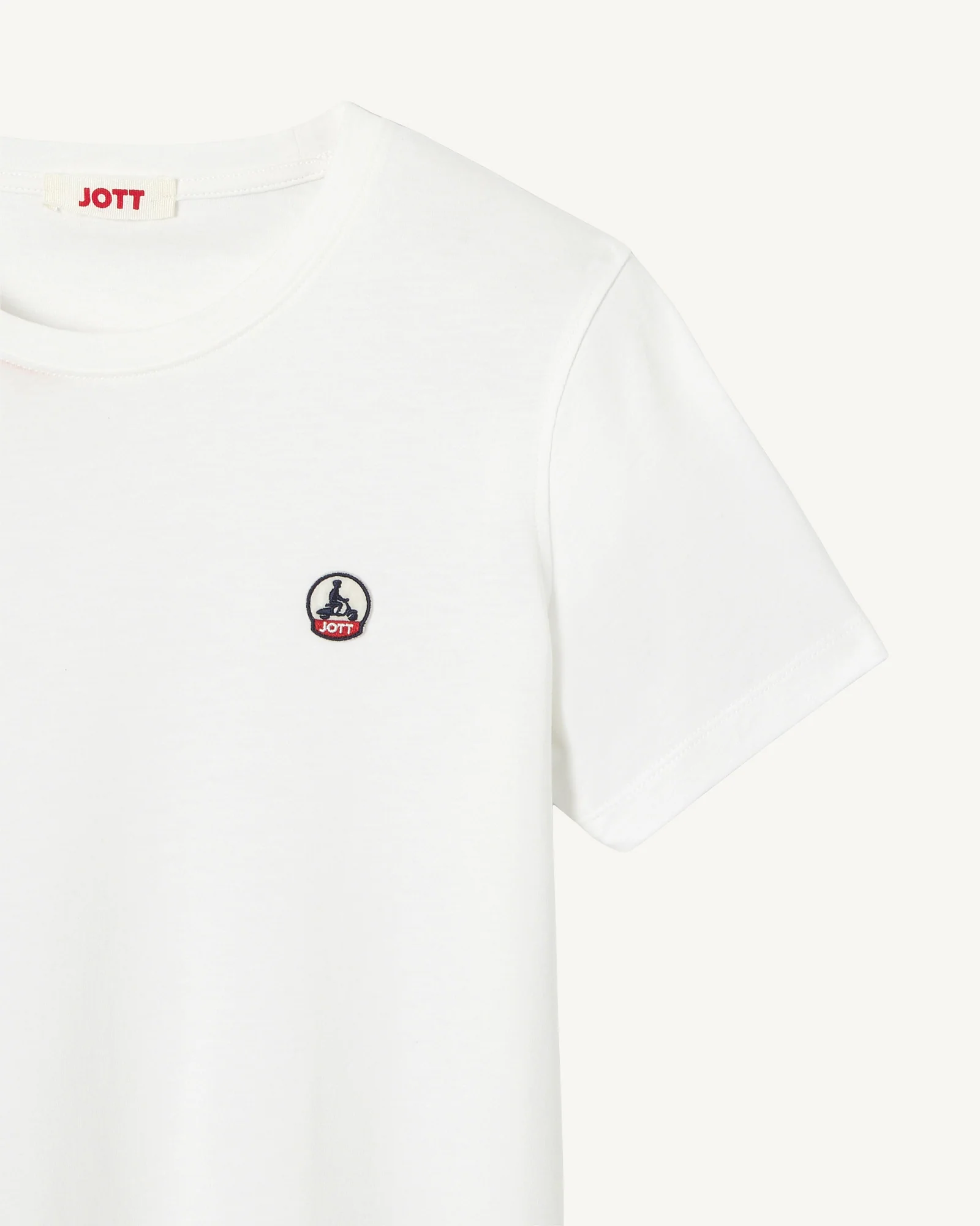 Black Rosas Round Neck T-Shirt