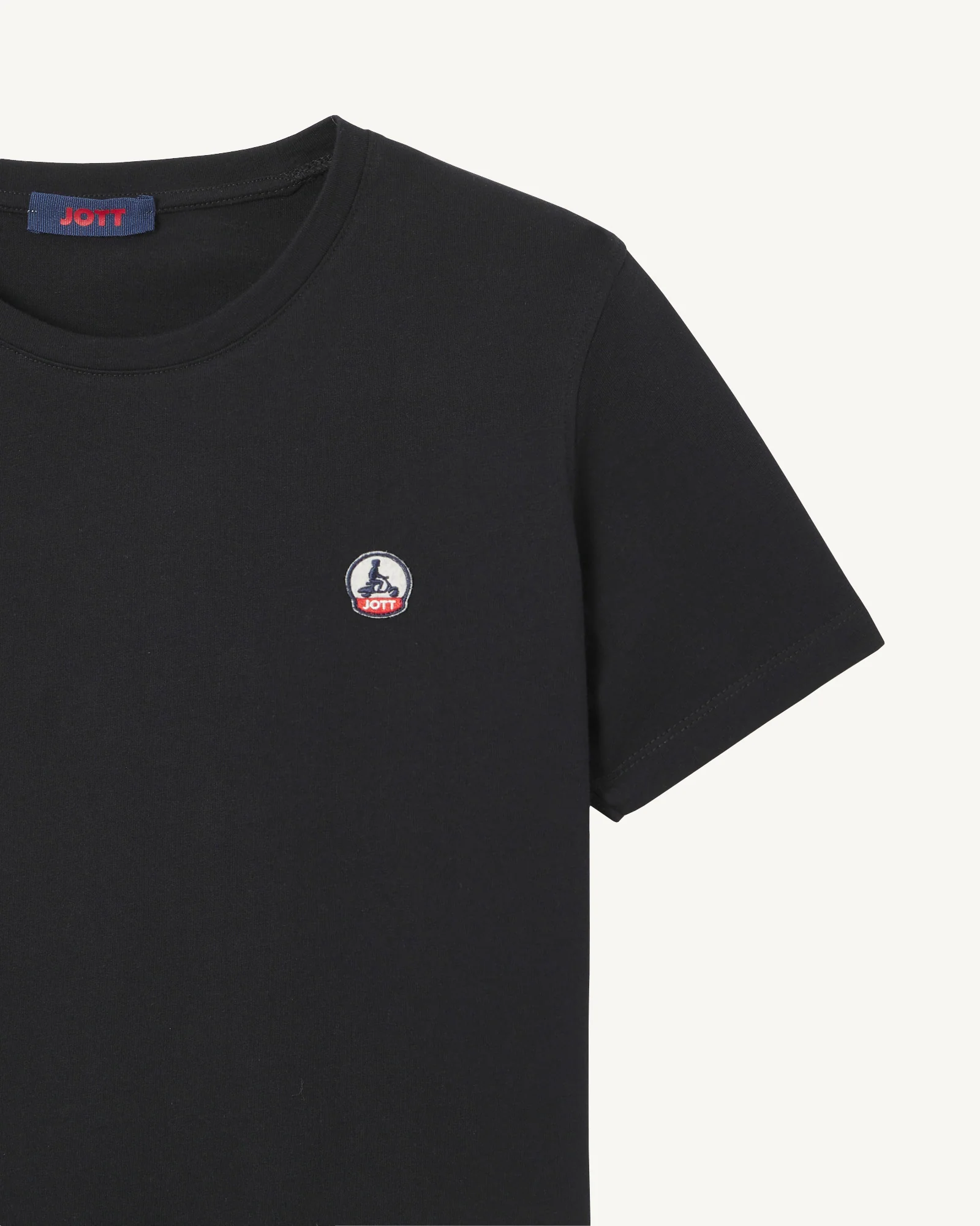 Black Rosas Round Neck T-Shirt