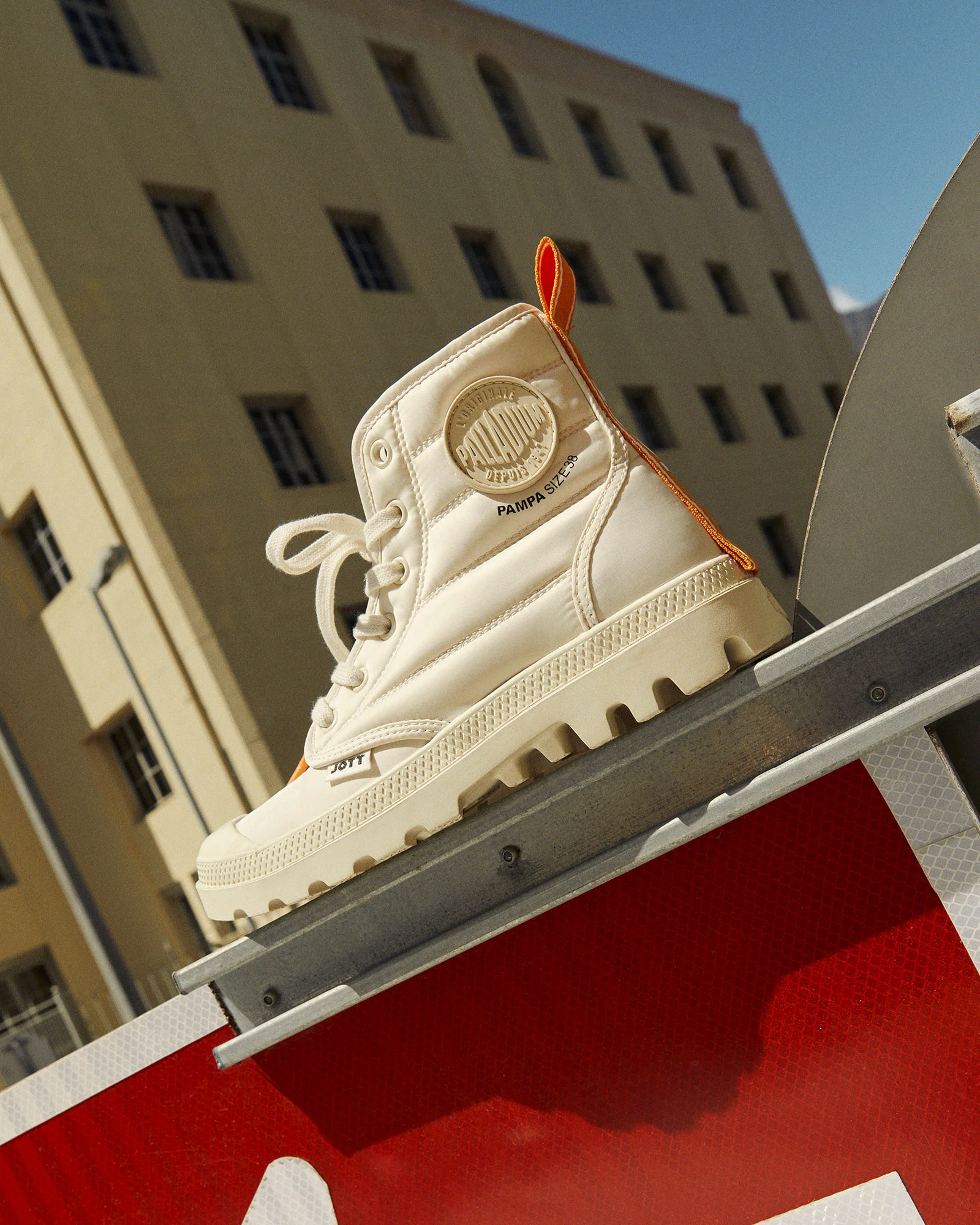 Taupe Rhona Pampa Hi Dare JOTT x high boots PALLADIUM