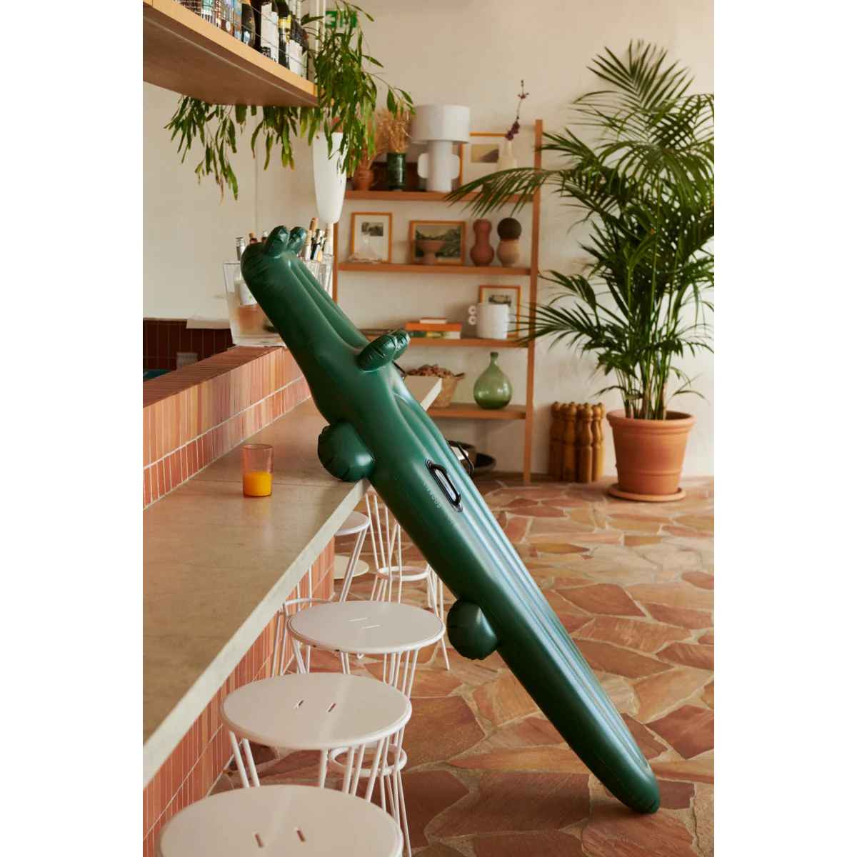 Harlow large crocodile float - Garden green