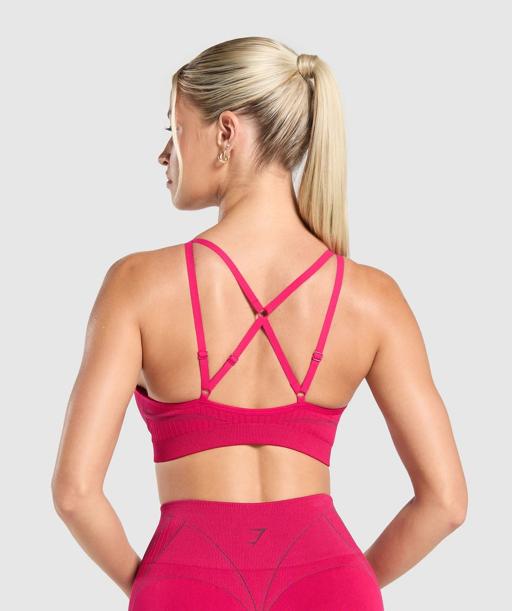 Apex Contrast Sports Bra