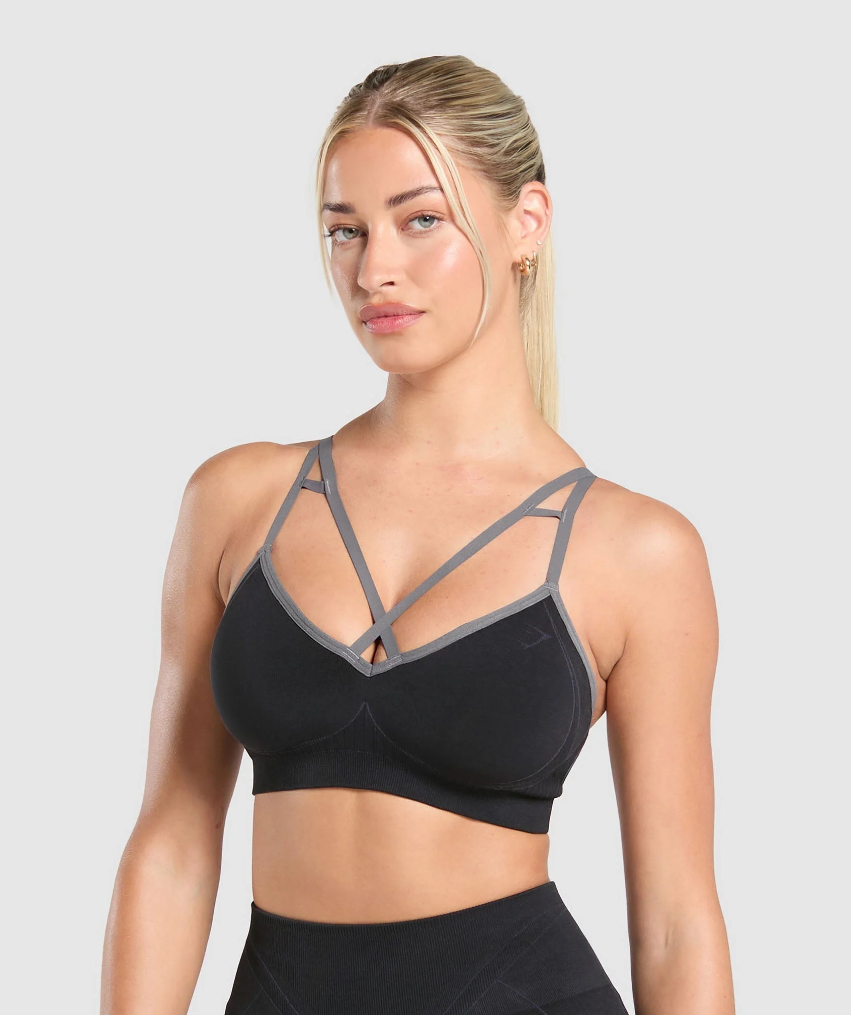 Apex Contrast Sports Bra