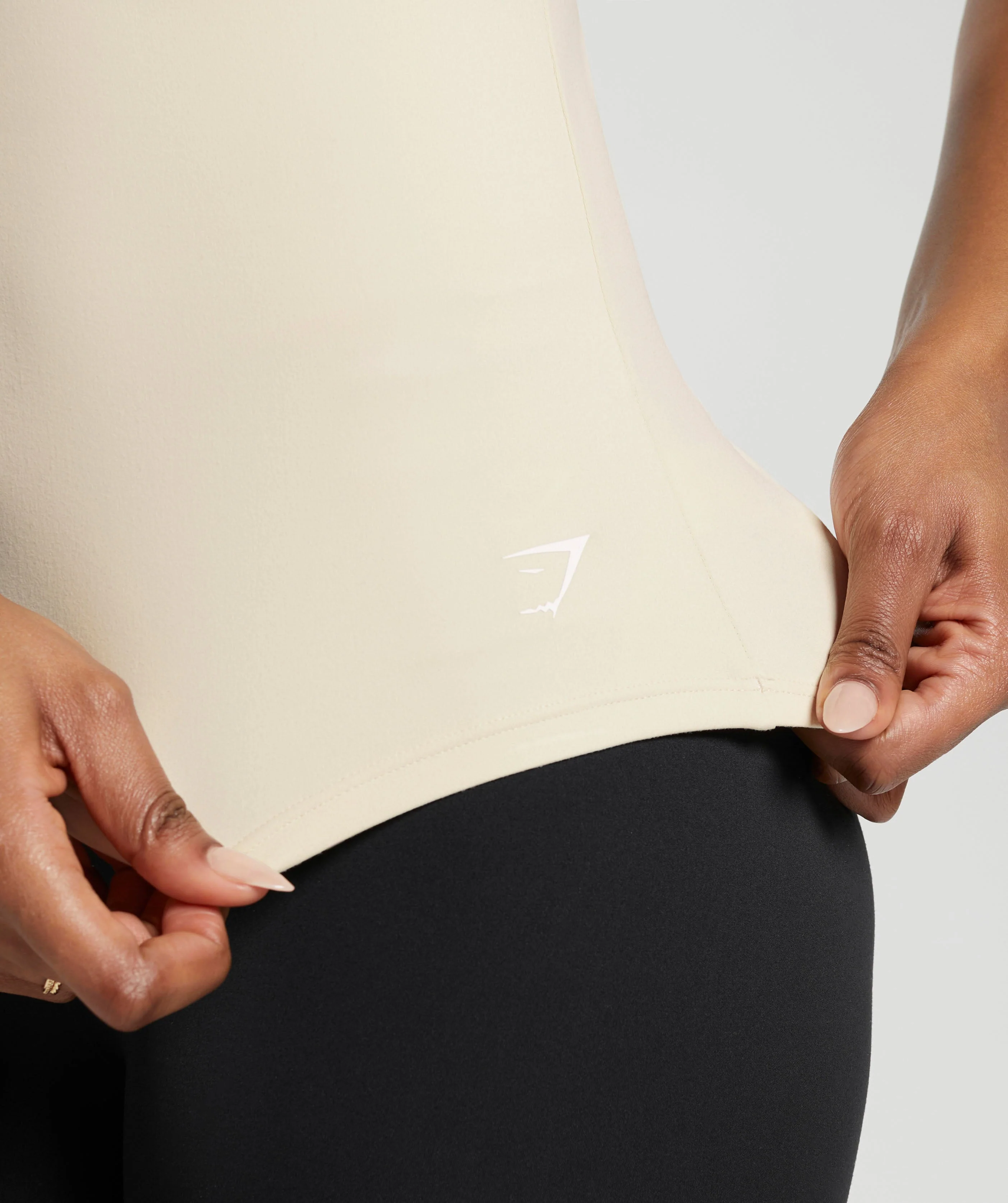 Asymmetric Tank With Shelf