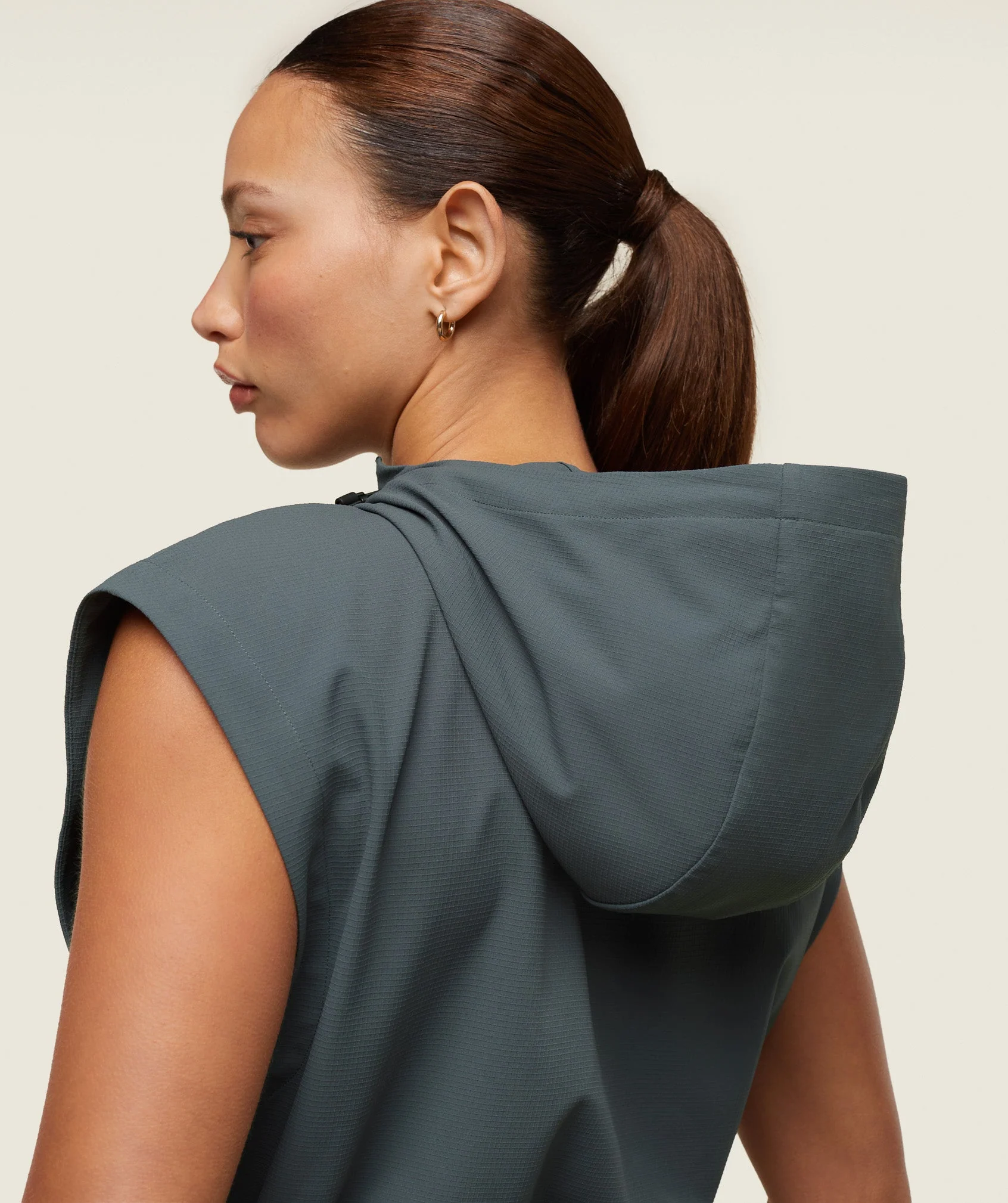 everywear Lightweight Sleeveless Jacket