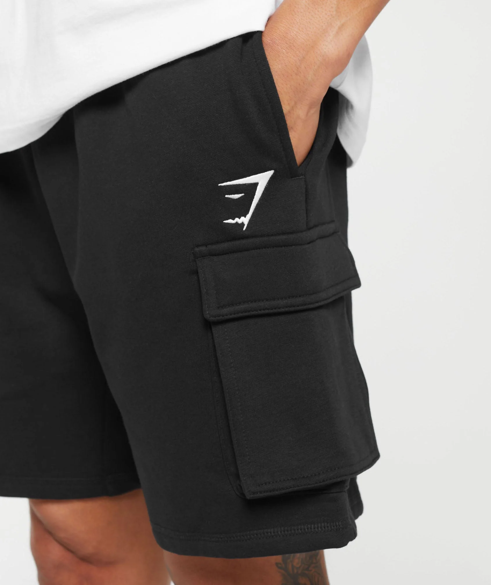 Crest Cargo 7" Shorts