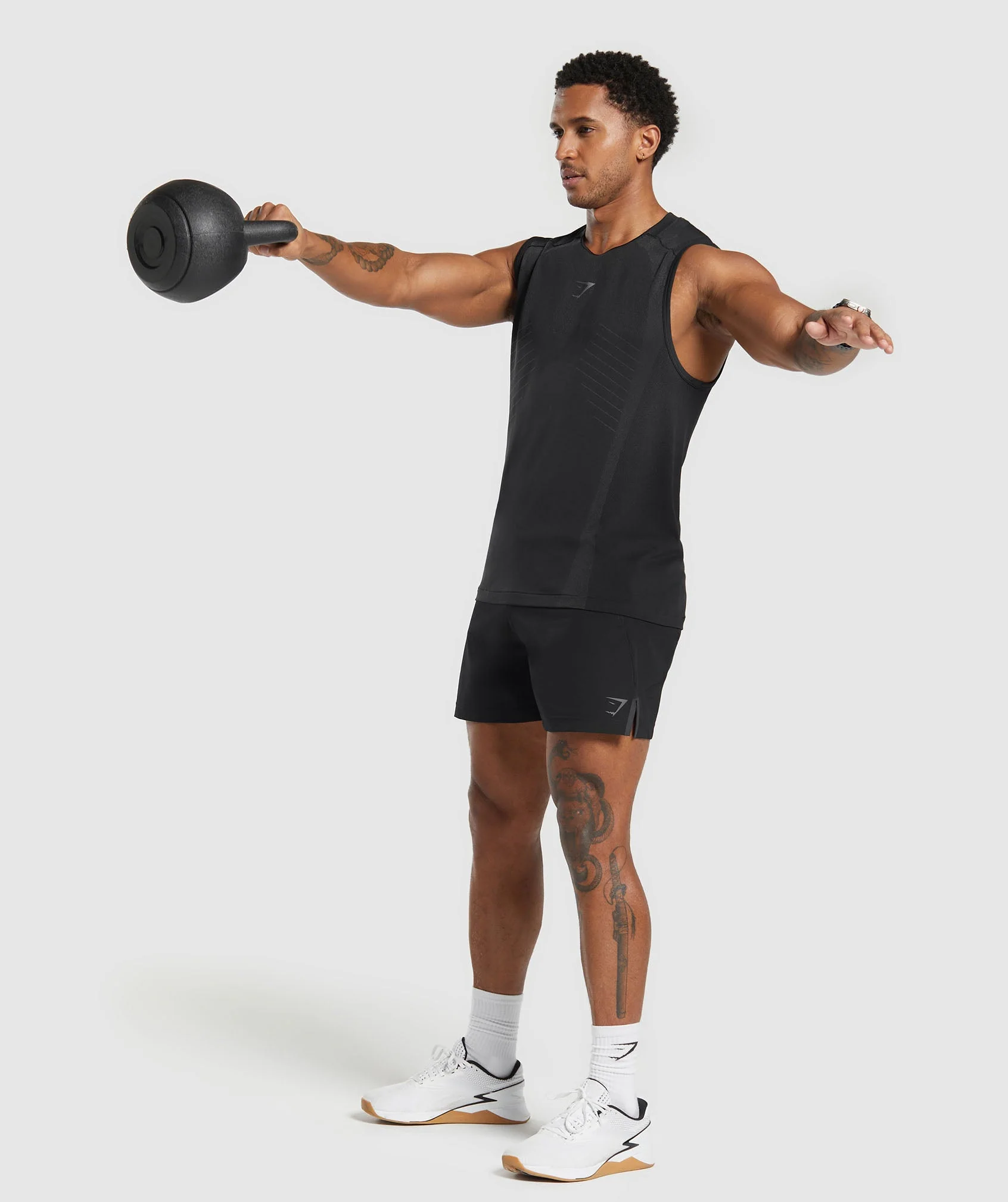 Apex 5" Hybrid Short