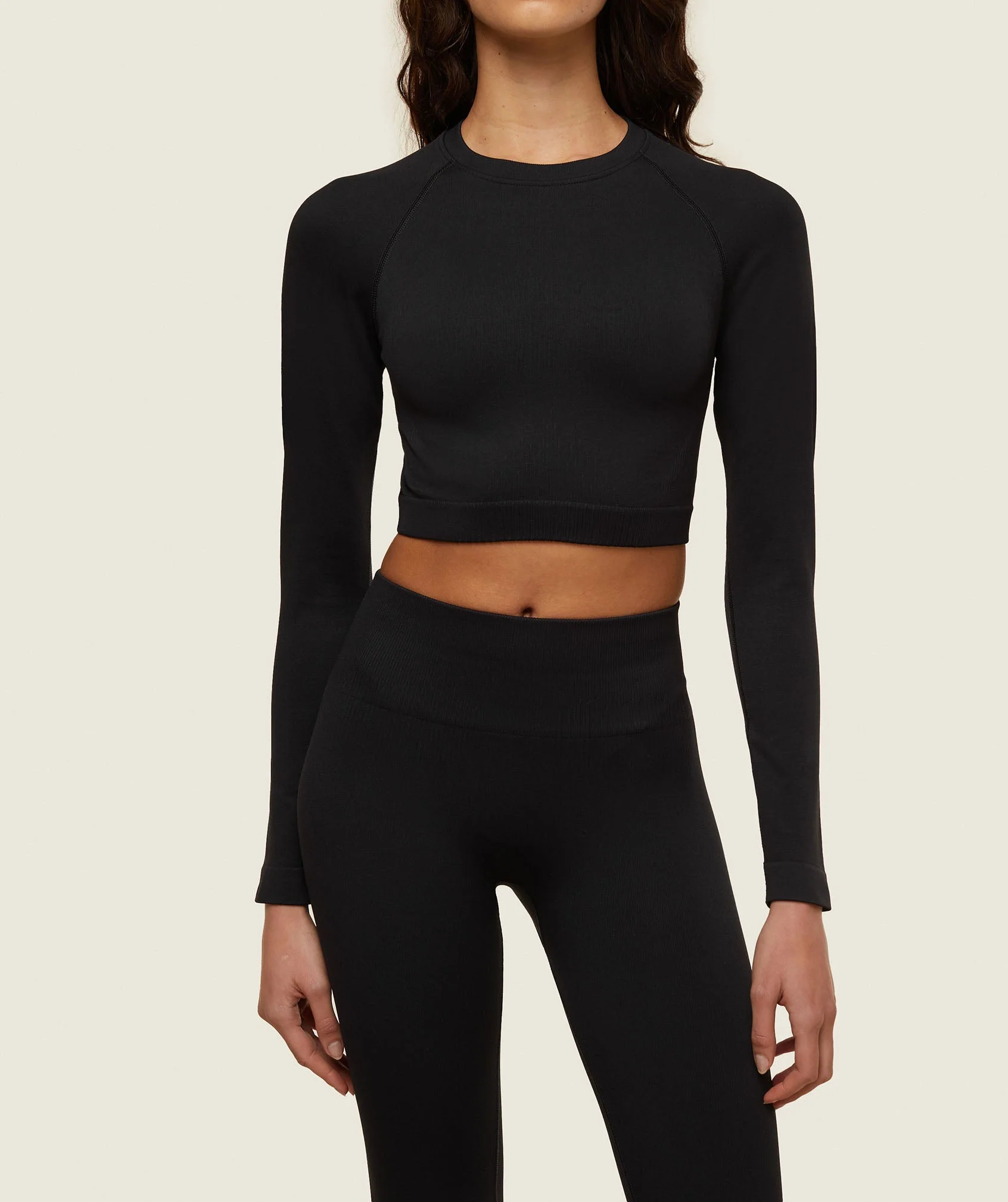 everywear Seamless Long Sleeve Crop Top