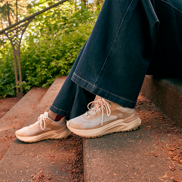 Women's Motion Access Low Lace-Up Sneaker