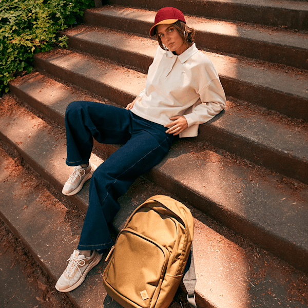 Women's Motion Access Low Lace-Up Sneaker