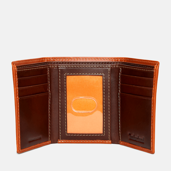 Men's Waxy Pull Up Trifold