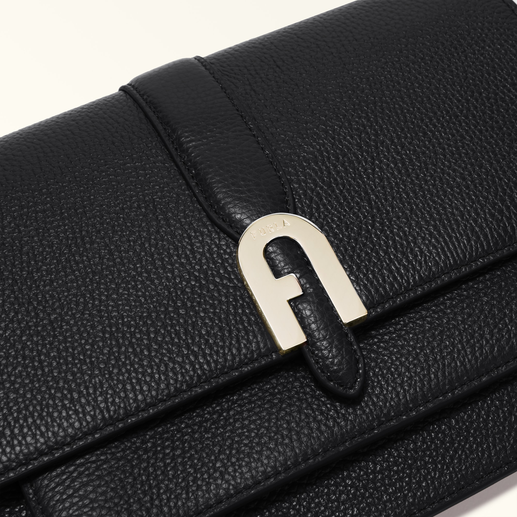 Furla Sofia Grainy Top Handle M